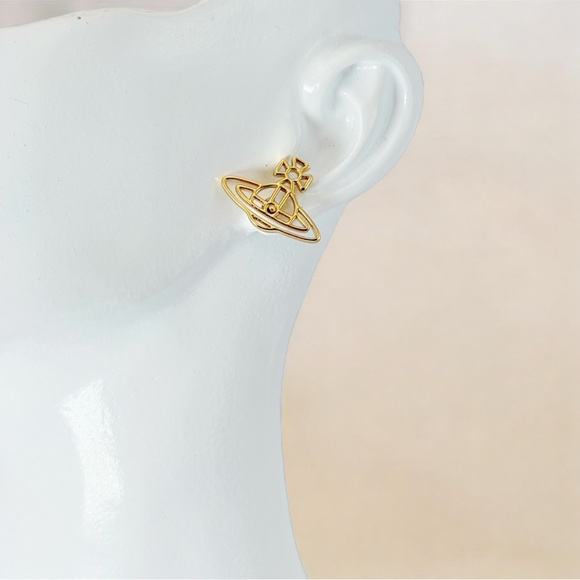 Vivienne Westwood Thin Lines FLAT ORB earrings in Gold - Picture 5 of 6